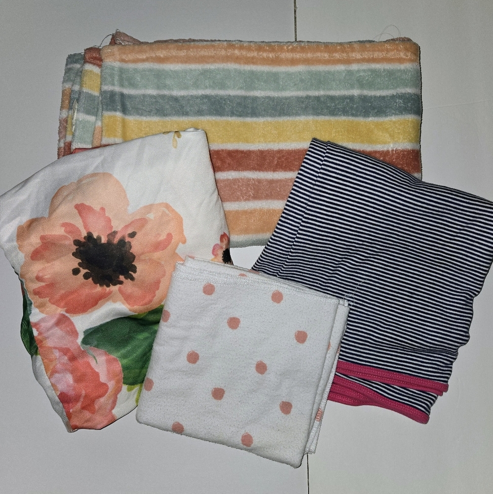 Girl's 4pc Bedding Bundle